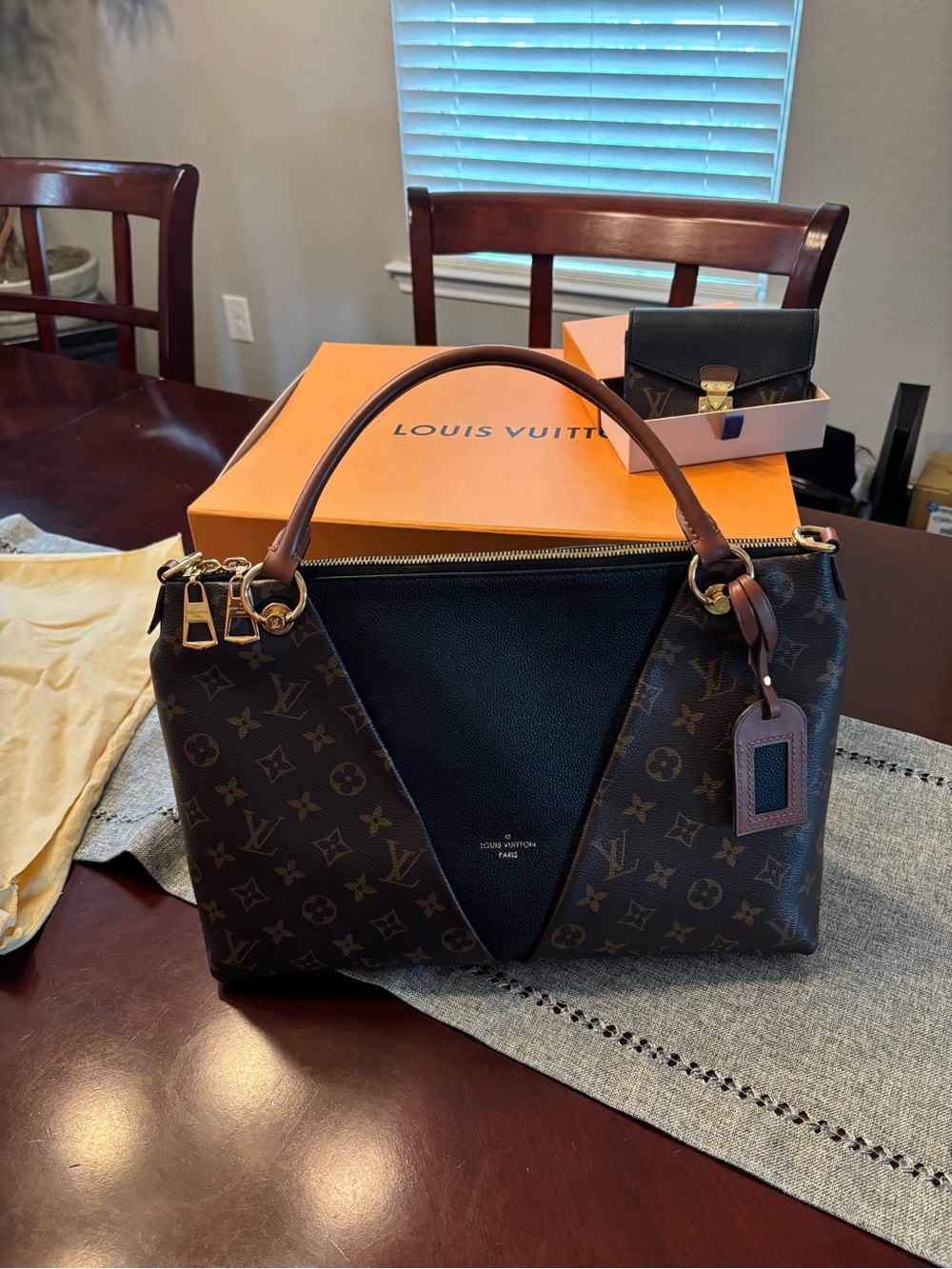 Louis Vuitton V noir Monogram Brown & Black Tote Bag with matching wallet